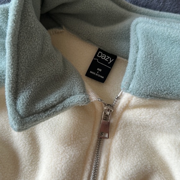 ❣️3/$30 SHEIN Two Tone Half Zip Fleece Pullover - Picture 5 of 6